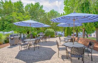 Outdoor seating area at Middletown Brooke Apartments, Middletown, Connecticut