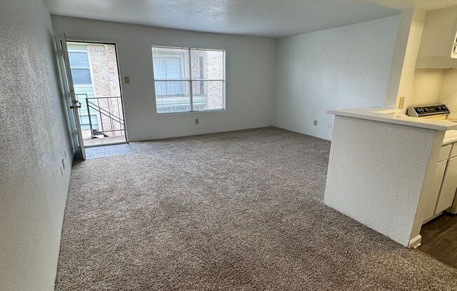 1 bed, 1 bath, 640 sqft, $885, Unit 0706