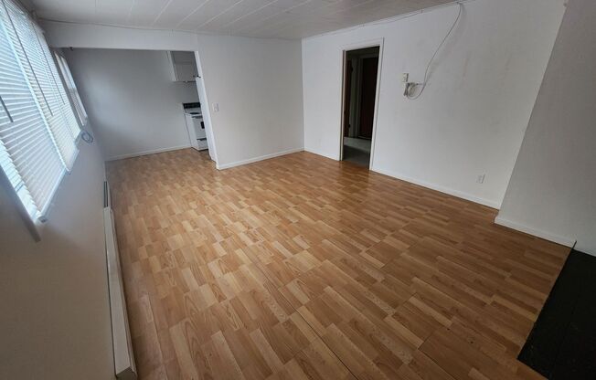 463-465 SW State Street