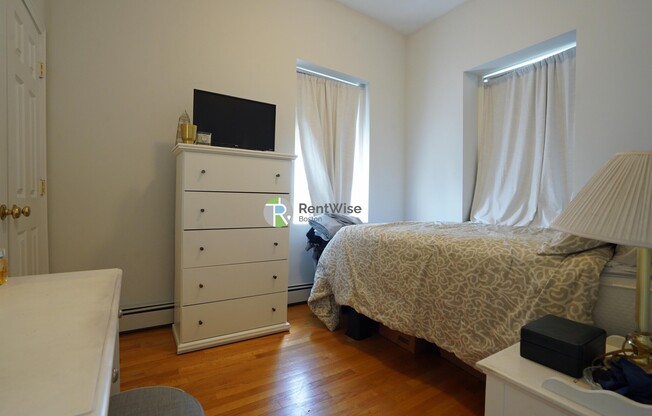 722 E 6 ST