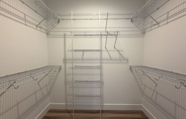 2 beds, 2 baths, 1,300 sqft, $3,199