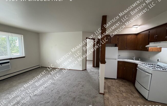 9929 W LINCOLN AVE