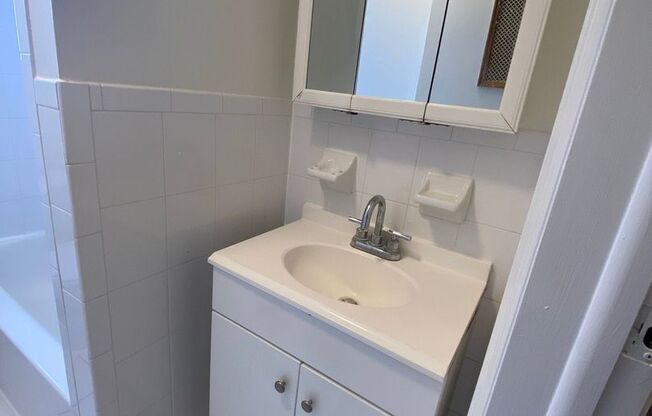 525 - Golden Crest 525 60th Street, LLC