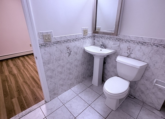 3 beds, 2 baths, 1,110 sqft, $5,100, Unit 30