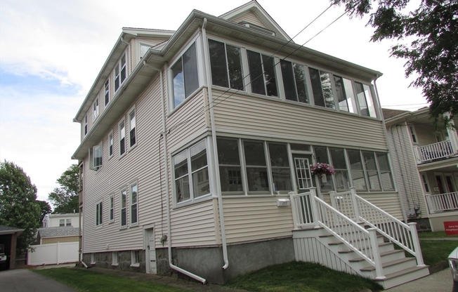 115 E ELM AVE