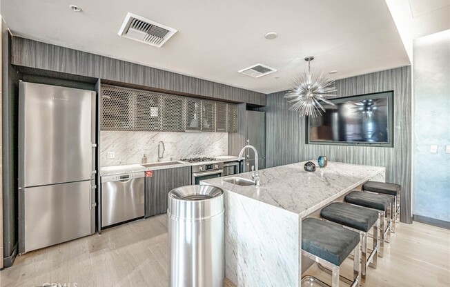 2 beds, 2 baths, 1,353 sqft, $5,500, Unit 1010