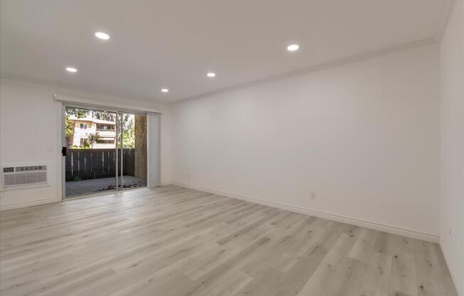 9175 Campina Dr. #19