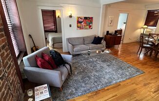 2 bed 1 bath Cap Hill Condo w/Parking!