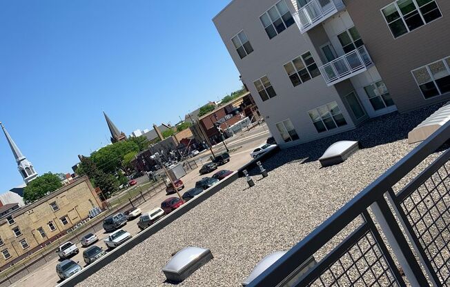 2 beds, 2 baths, 1,000 sqft, $1,395, Unit 301