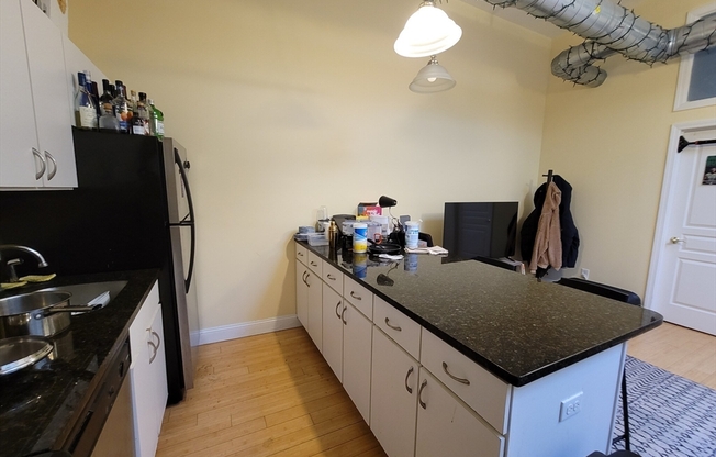 37 Temple Pl