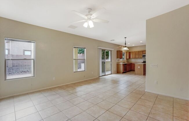 Beautiful 2 Story-4 Bd/3Ba + Loft Home in Rancho Sahuarita!