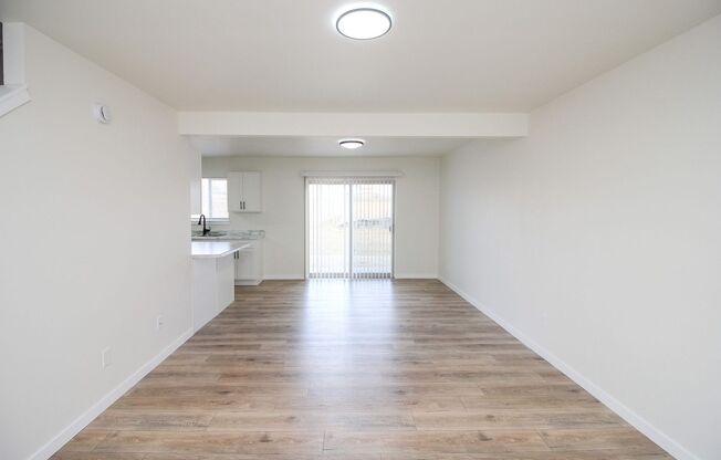 3 beds, 2.5 baths, 1,268 sqft, $1,735, Unit 4015-02