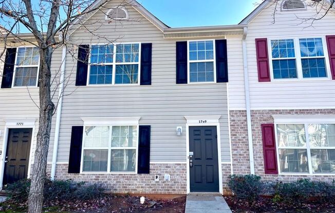 Welcome to this charming 2-story, 2-bedroom, 2.5-bathroom home in the heart of Hampton!