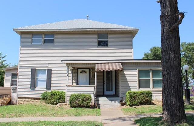 1107 W 2 ST
