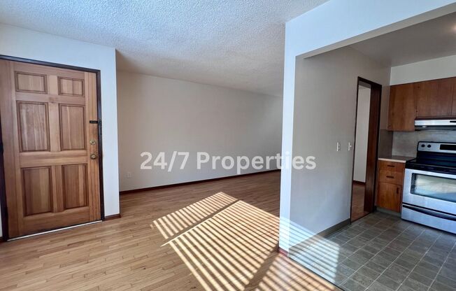 2 beds, 1 bath, $1,370, Unit 04