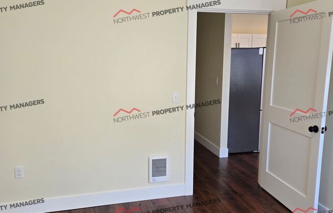 R313 - Cascade School Apts.