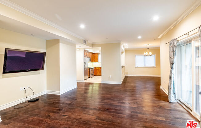 2347 Fox Hills Dr Apt 101