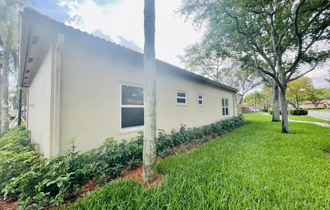 16144 EMERALD CV RD