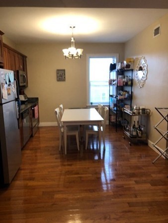 4 beds, 2 baths, $6,200, Unit 3