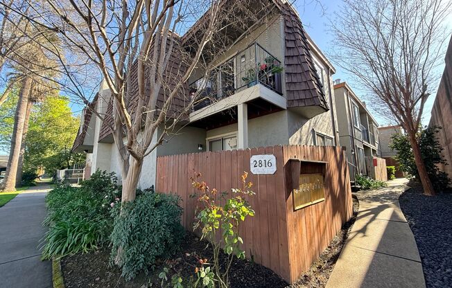 2816 and 2818 O Street, Sacramento