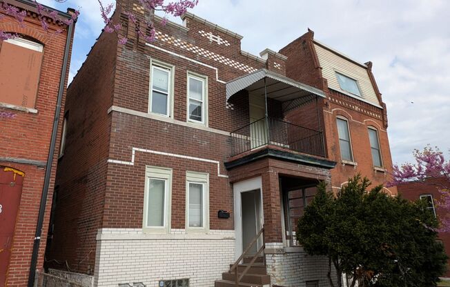 3831 Iowa Ave