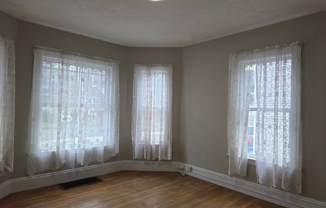 5 WELLINGTON AVE