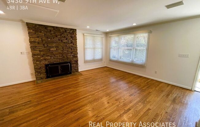 3436 9 AVE W