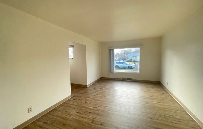 2 beds, 1 bath, $1,300