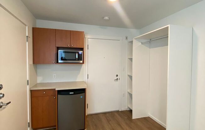 Studio, , 185 sqft, $999, Unit 3217