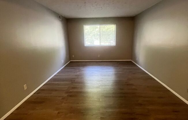 1 bed, 1 bath, 720 sqft, $955, Unit 14