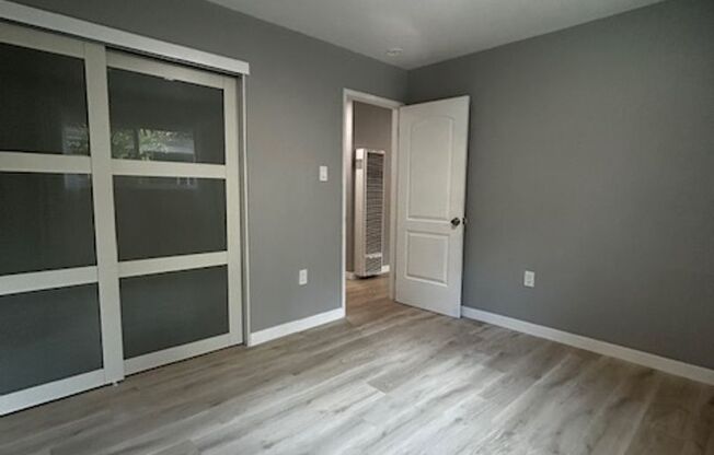 2 beds, 1 bath, $2,500, Unit Walnut 425