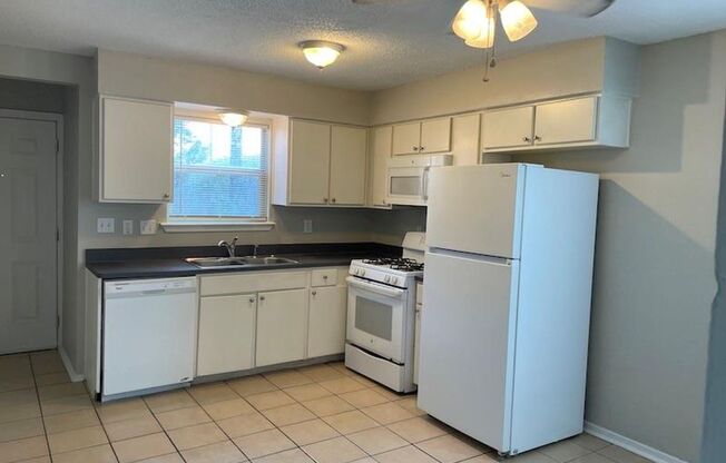 8401 COLONY LOOP DR