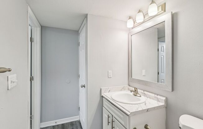 2 beds, 1.5 baths, 850 sqft, $1,600