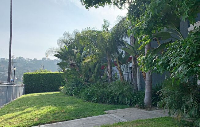 5011-5015 Monte Vista St