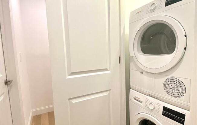 3 beds, 2 baths, 1,157 sqft, $9,250, Unit 4B