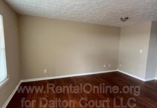 1972 Cambridge Drive, Unit 14
