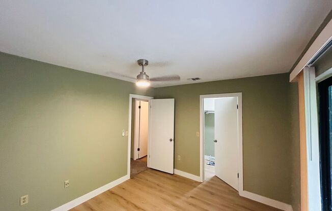 2 beds, 1 bath, $1,400