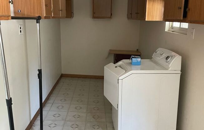 4 beds, 1 bath, $1,200