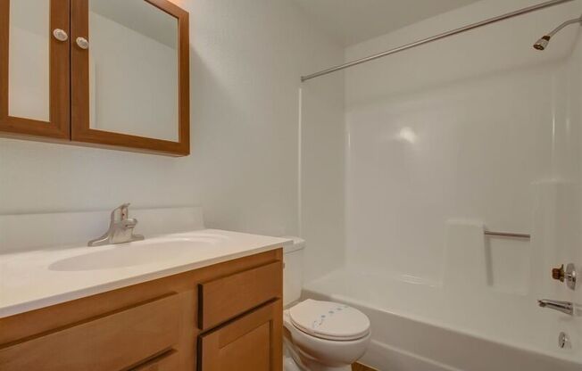 2 beds, 2 baths, 984 sqft, $1,700, Unit 113