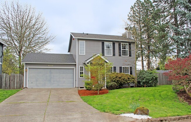 Traditional Modern Home On Cul-De-Sac in Established Beaverton Neighborhood