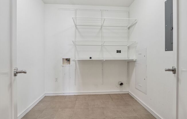 3 beds, 3 baths, $5,895, Unit UNIT 1901
