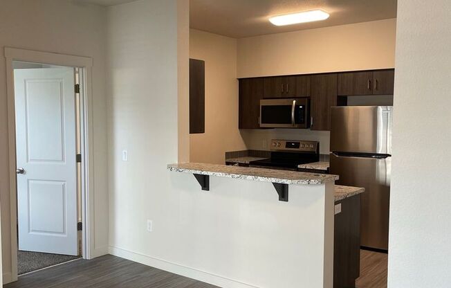 1 bed, 1 bath, 596 sqft, $1,539, Unit 301
