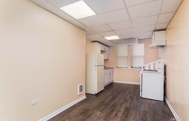 122-124 S California Ave/2806-12 W Wilcox St.