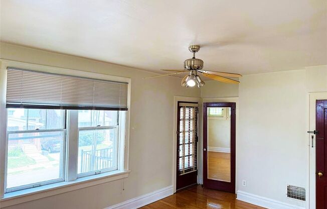 2 beds, 1 bath, 888 sqft, $1,275, Unit Arsenal Street-6328