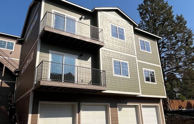 Brand New 2 Bed/1 Bath Duplex Apartment with Two Car Garage - Westside Bend