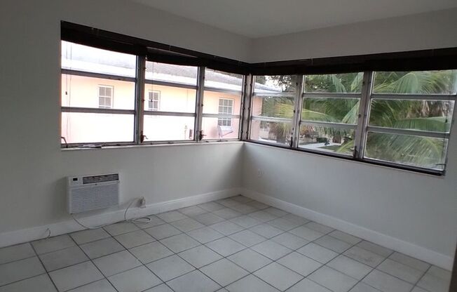 Studio, 1 bath, 450 sqft, $1,830