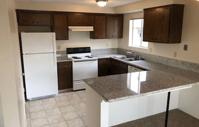 2 beds, 1 bath, 860 sqft, $1,325, Unit 132