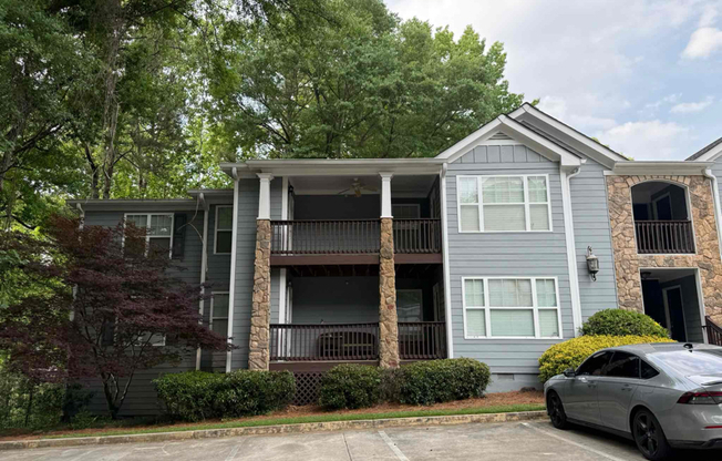 203 MADISON LN SE