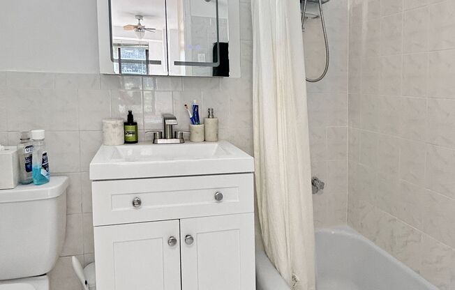 Studio, 1 bath, 545 sqft, $3,800, Unit 2G