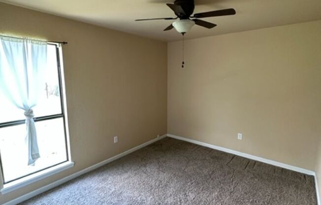 2 beds, 1 bath, $1,395